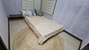 2 dormitoris, planxa i posts de planxar, wifi i roba de llit