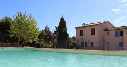 Charmante Maison de Caractère à Deux pas du Centre de Quinson