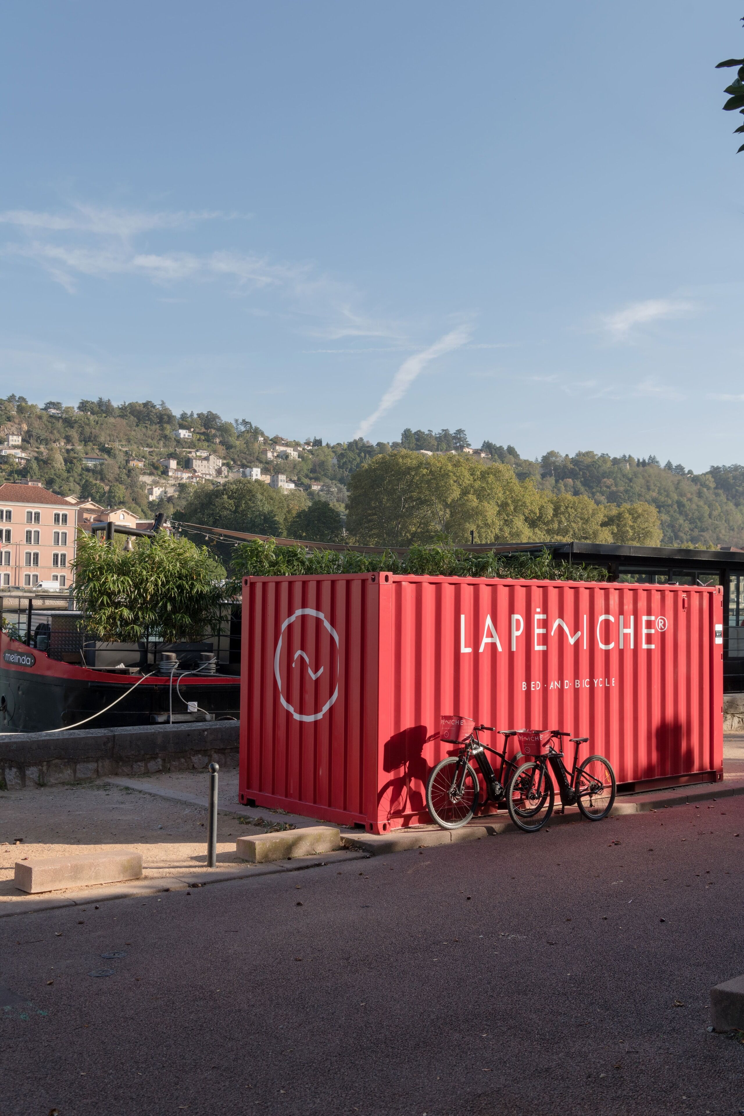 Photo - LA PENICHE - Bed And Bicycle - Vienne