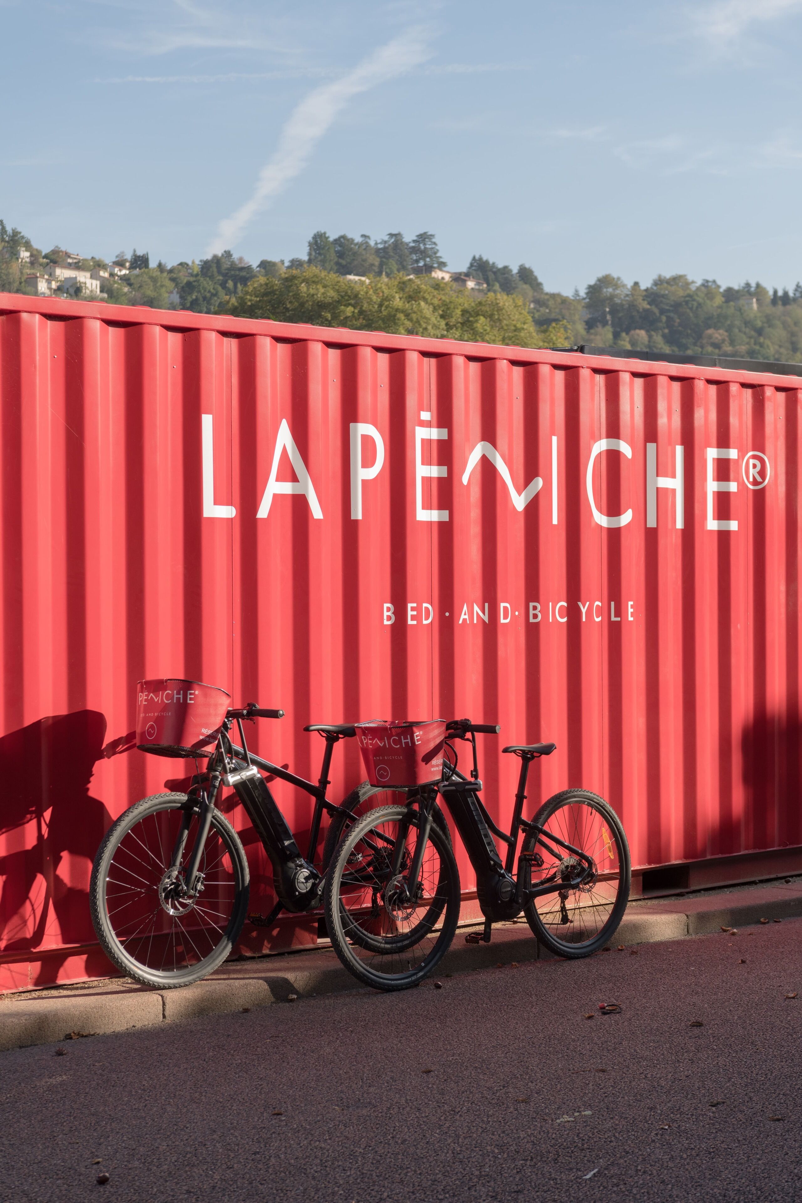 Photo - LA PENICHE - Bed And Bicycle - Vienne