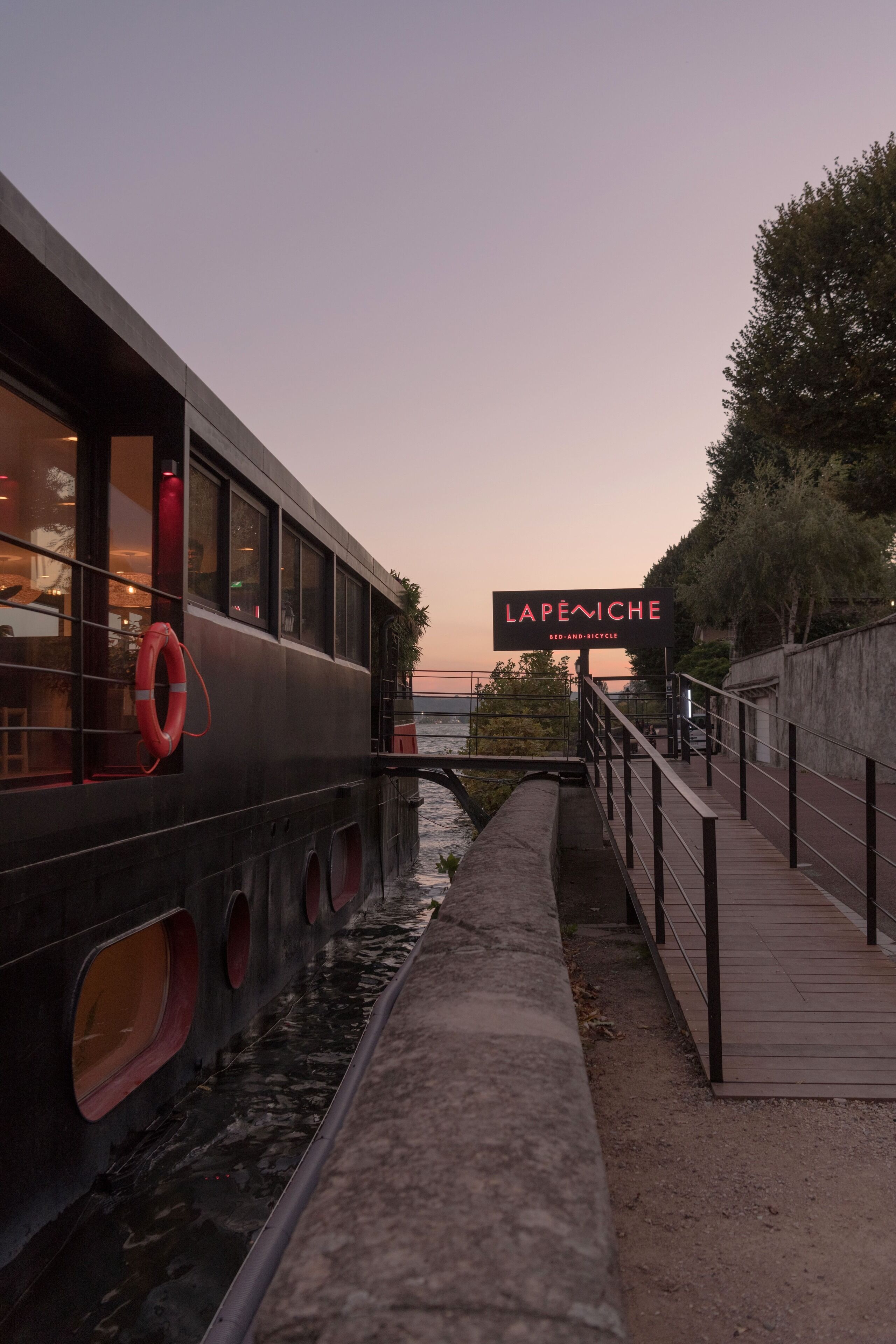 Photo - LA PENICHE - Bed And Bicycle - Vienne