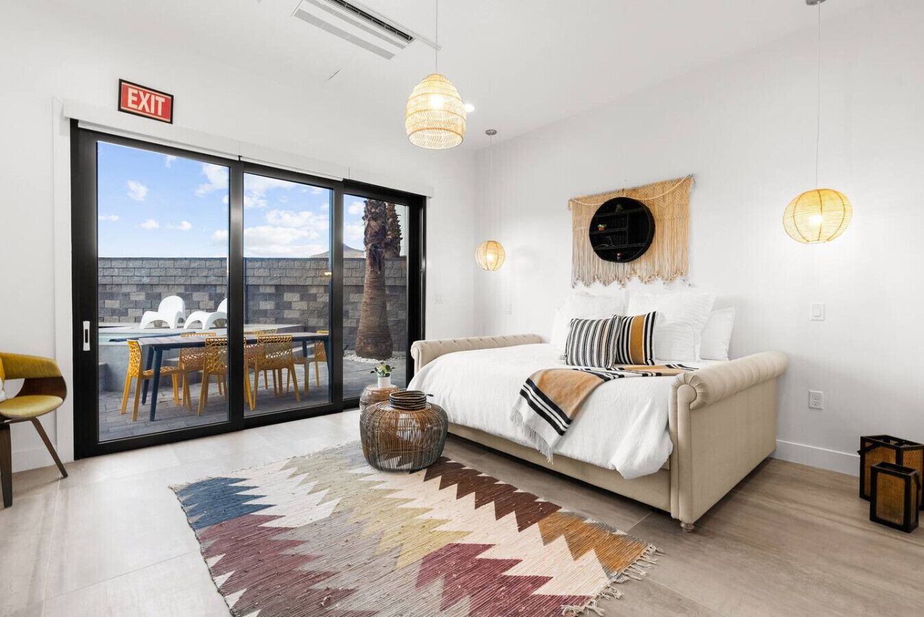 4 bedrooms, desk, iron/ironing board, travel crib