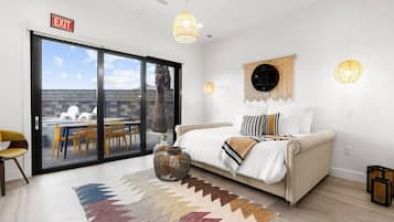 4 bedrooms, desk, iron/ironing board, travel crib