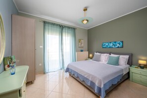 3 bedrooms, in-room safe, desk, iron/ironing board