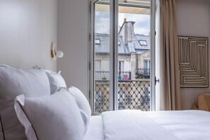 Signature-Studio, 1 Queen-Bett und Schlafsofa, Nichtraucher, Kochnische | Allergikerbettwaren, Zimmersafe, laptopgeeigneter Arbeitsplatz