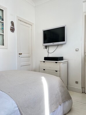 3 habitaciones, tabla de planchar con plancha y wifi gratis