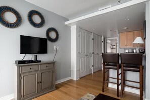 1 bedroom - The Easy Spot Downtown Free Parking Elevator (Asheville)