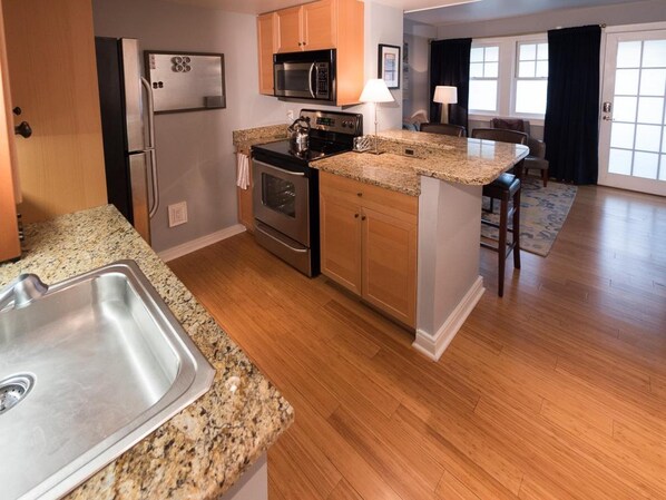 1 bedroom - The Easy Spot Downtown Free Parking Elevator (Asheville)