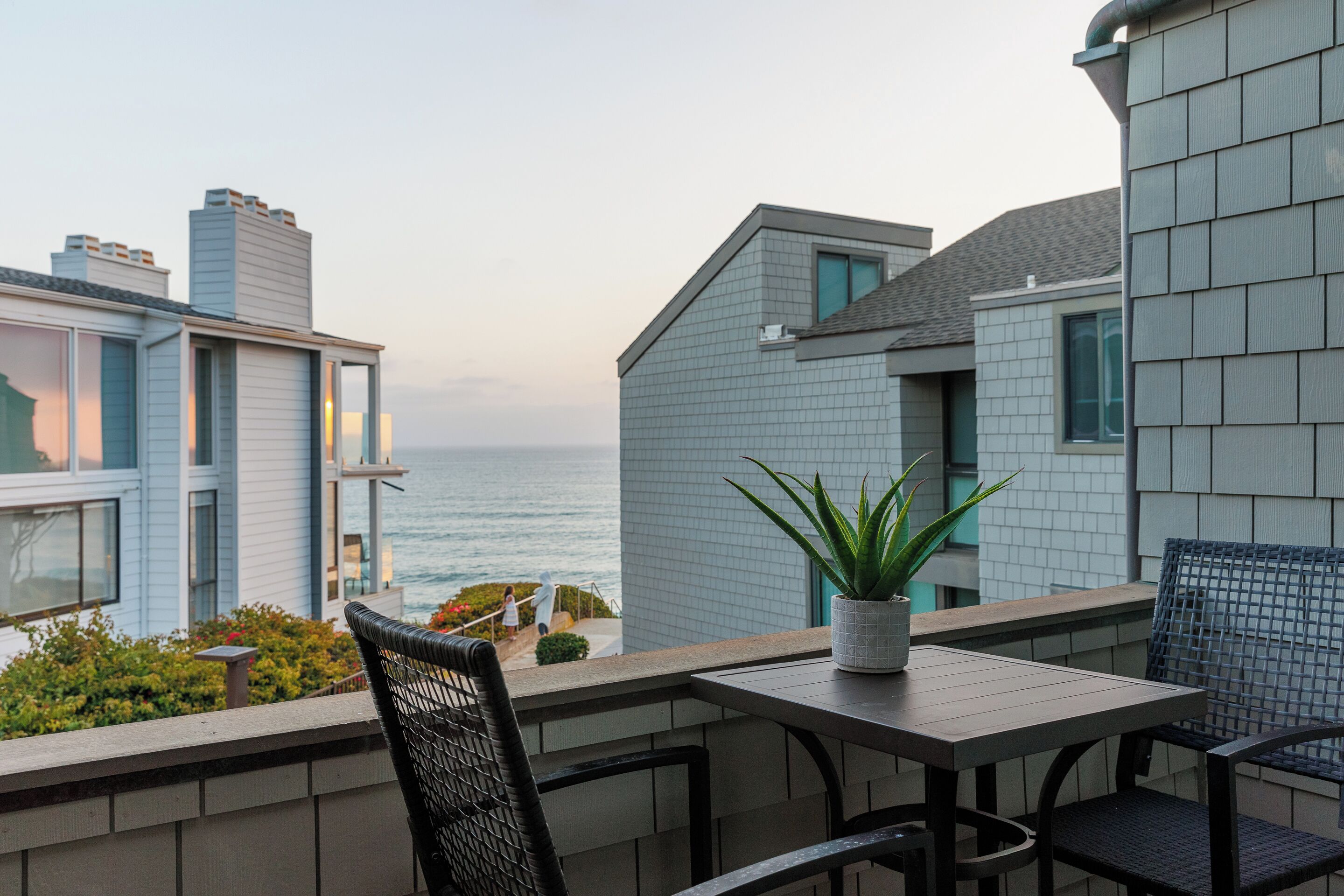 Special Rates! Stunning Ocean View Townhome w/ Pool and Spa