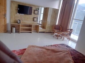 Desk - The Bel Mount (Dhanaulti)