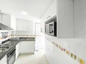 Private kitchen - Elegant 4 beds train station upto 6 Pax (Castelló de la Plana)