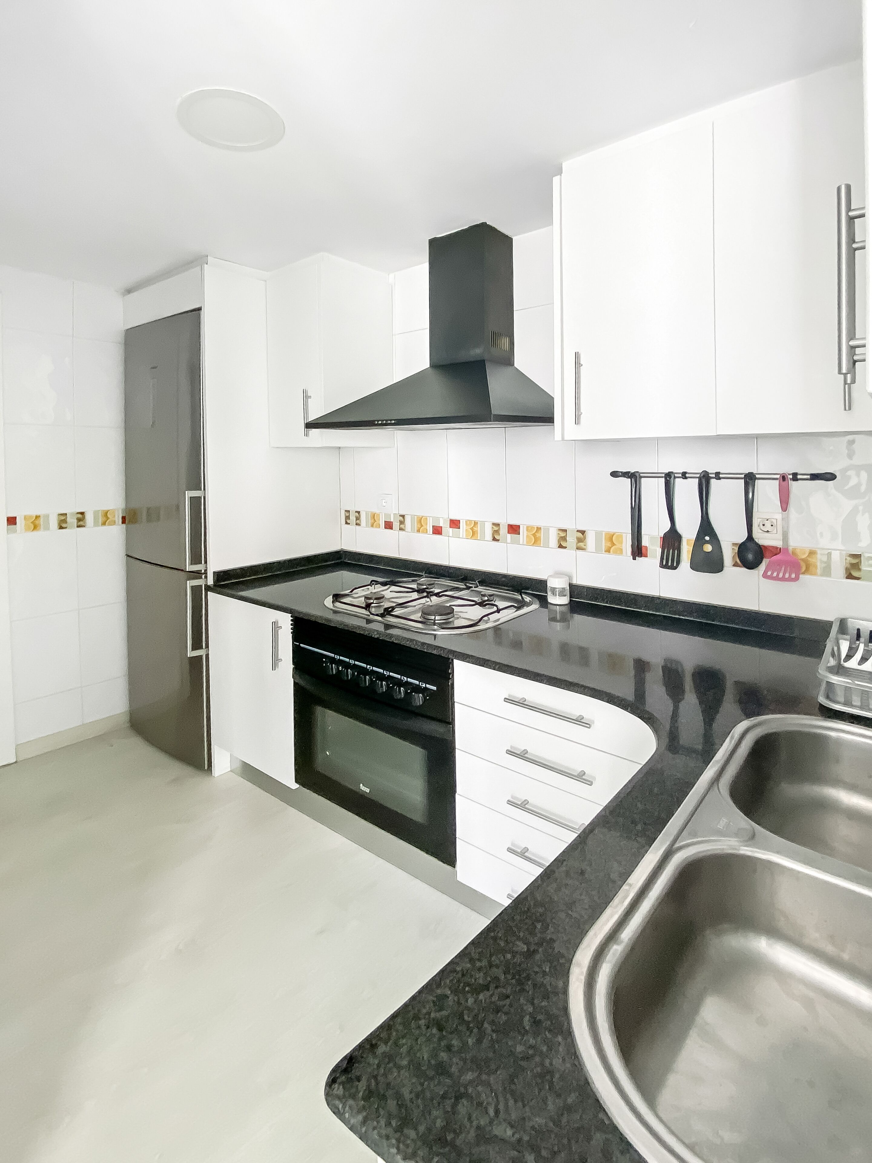 Family Apartment | Private kitchen | Full-size fridge, microwave, oven, stovetop