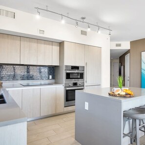 Unclassified image, 2 of 78, button - Luxury 3 Br- Front Intercostal View Amazing Pools (Hollywood)