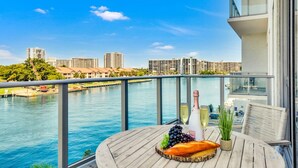 House - Luxury Amenities Infinity Pool Gym Hot Tub (Hollywood)