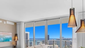 House | 3 bedrooms, Internet - Luxury w Stunning View Balcony Amazing Pools (Hollywood)