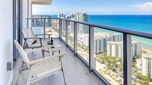 House | 2 bedrooms, desk, iron/ironing board, Internet - Oceanfront View Balcony Hot Tub Gym (Hollywood)