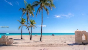 House | 2 bedrooms, Internet - Free Parking Bay View Pool Step To Beach (Hollywood)