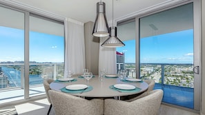 House | 3 bedrooms, desk, iron/ironing board, Internet - Luxury 3 Br Corner Balcony Panoramic View Pools (Hollywood)