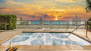 House | 1 bedroom, desk, iron/ironing board, high-speed internet - Rooftop Pool Balcony Hollywood Beach Gym (Hollywood)