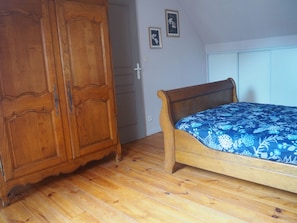2 chambres, lit parapluie, Wi-Fi gratuit, draps fournis