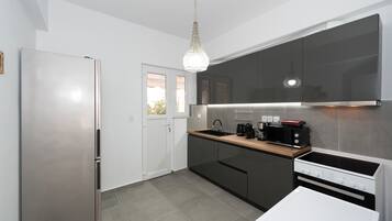 Superior Apartment | Dapur peribadi | Peti sejuk, ketuhar gelombang mikro, ketuhar, dapur