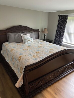 3 soverom, strykejern/-brett, wi-fi (inkludert) og sengetøy