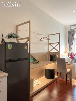 Interior - Cozy and large bed. Working space, 350m to MRT and Chinatown  (Krung Thep Maha Nakhon)