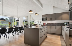 Fridge, oven, stovetop, dishwasher - Nice home in Sydals with sauna (Sydals)