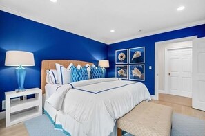 6 bedrooms, desk, free WiFi, bed sheets