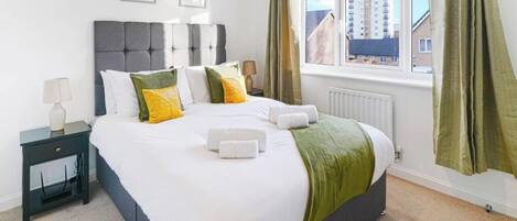 3 Schlafzimmer, Schreibtisch, Bügeleisen/Bügelbrett, WLAN