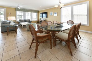 Dining - Oceanfront 5 BR Beach House with a Private Pool! 19th Hole (Surfside Beach)
