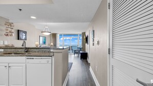 Private kitchen - Carolinian Resort (Myrtle Beach)