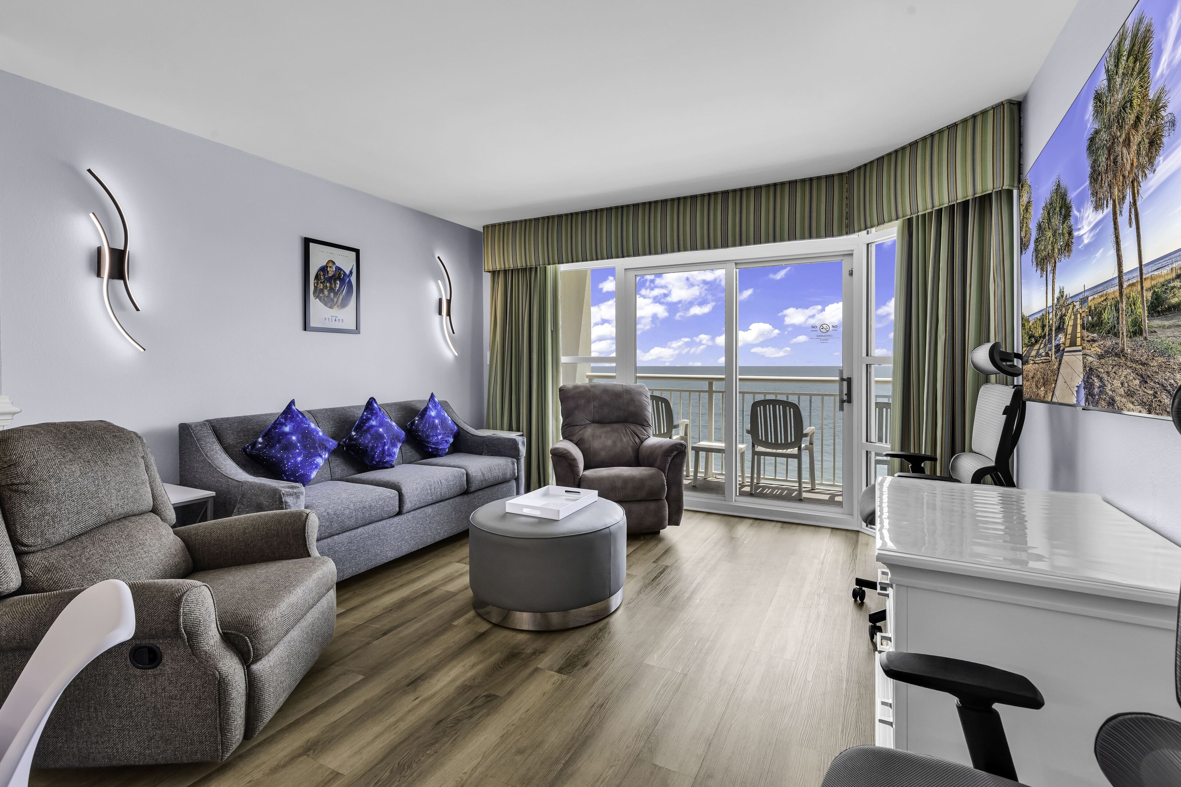 Apartamento Signature, 2 habitaciones, balcón, vistas al mar | Sala de estar