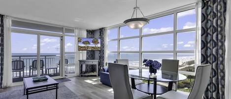 Leilighet – exclusive, 2 soverom, ikke-røyk, strandutsikt | Spiseområde på rommet