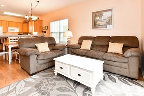 TV - Walk to the Beach 5 BR Beach House with a Private Pool! Catching R.A.E.S (Surfside Beach)