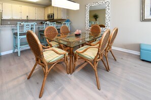 Dining - 2nd Row 4 BR Beach House with a Shared Pool! High Tide 09 (Surfside Beach)