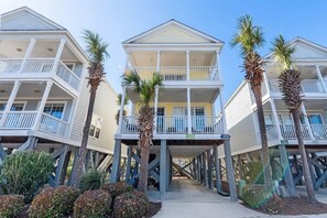 Exterior - 2nd Row 4 BR Beach House with a Shared Pool! High Tide 09 (Surfside Beach)
