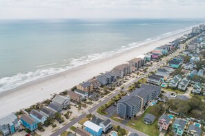 Beach nearby - 2nd Row 3 BR Condo with a Shared Pool! Islander J2 (Surfside Beach)