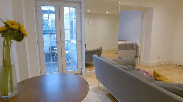 Dining - Remarkable 2-bed Apartment in London (London)