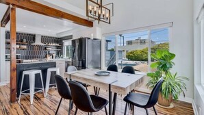 Dining - Sea house @ Sea shore - 4 bedroom, 3 bath - 14 ppl (San Diego)