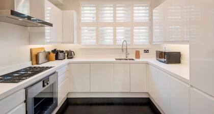 Stunning 5-bed House in London