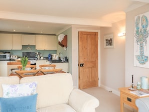 Living area - 5 Melbury (Salcombe)