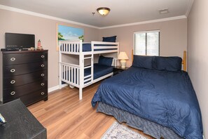 2 bedrooms, internet - Oceanfront 2 BR Condo with a Shared Pool! Surfwatch II 101   (Surfside Beach)