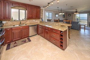Fridge, microwave, stovetop, dishwasher