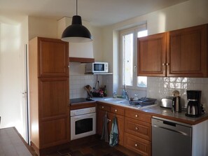 Private kitchen - Maison Avec Piscine Privée Près de la Dordogne et de Sarlat (Carsac-Aillac)