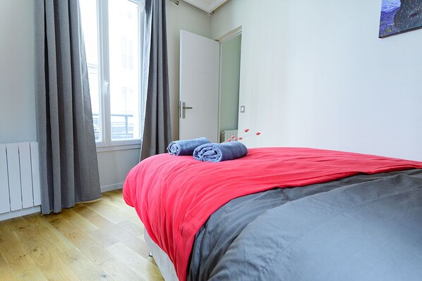 2 bedrooms, desk, iron/ironing board, free WiFi