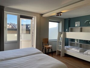 1 bedroom, travel cot, WiFi, bed sheets