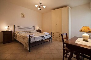 1 bedroom, WiFi, bed sheets - Vacation House Santa Caterina - Luna (Asciano)