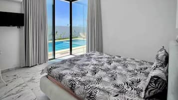 3 bedrooms, iron/ironing board, travel crib, free WiFi