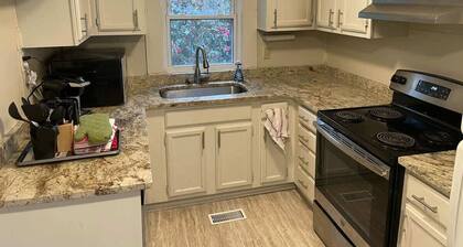 Centrally Located Hillcrest Retreat in Little Rock